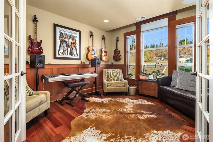 Property photo for 17003 Talbot Road, Edmonds photo 17
