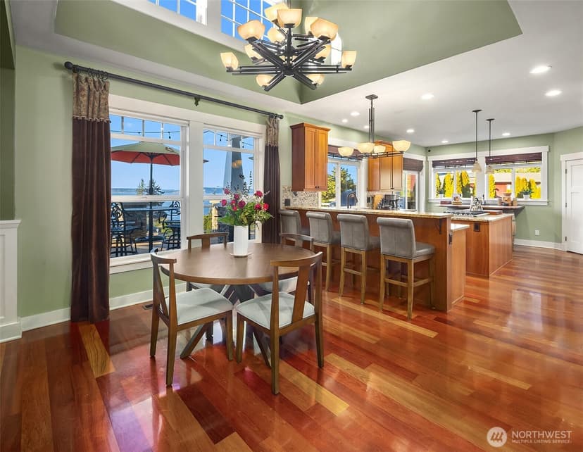 Property photo for 17003 Talbot Road, Edmonds photo 9