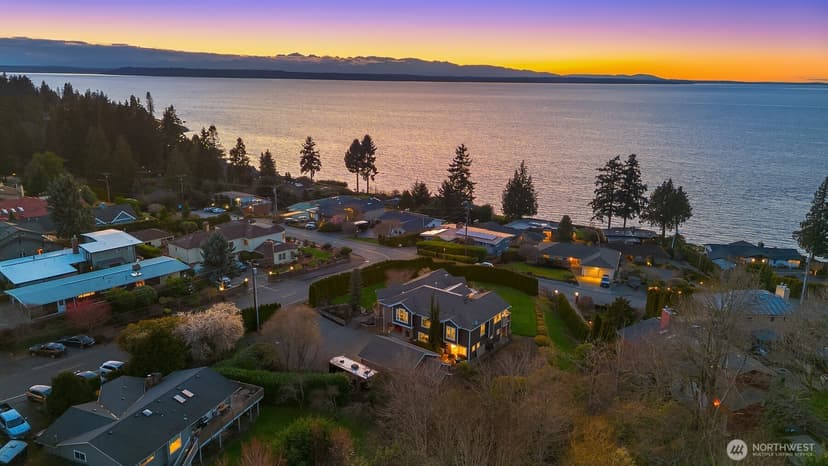 Property photo for 17003 Talbot Road, Edmonds photo 37
