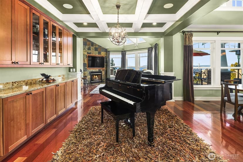 Property photo for 17003 Talbot Road, Edmonds photo 8