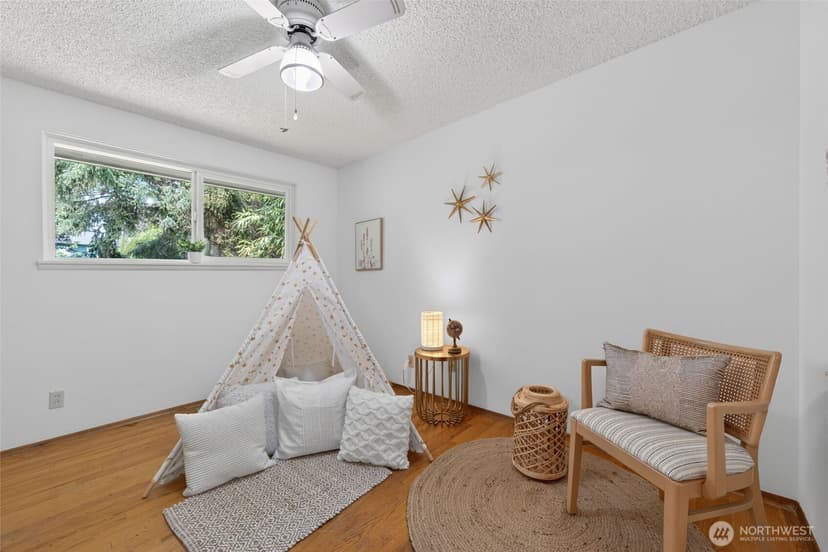 Property photo for 13321 28th Avenue NE, Seattle photo 14
