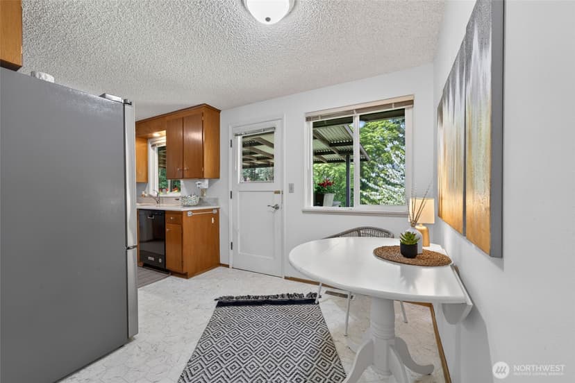 Property photo for 13321 28th Avenue NE, Seattle photo 12