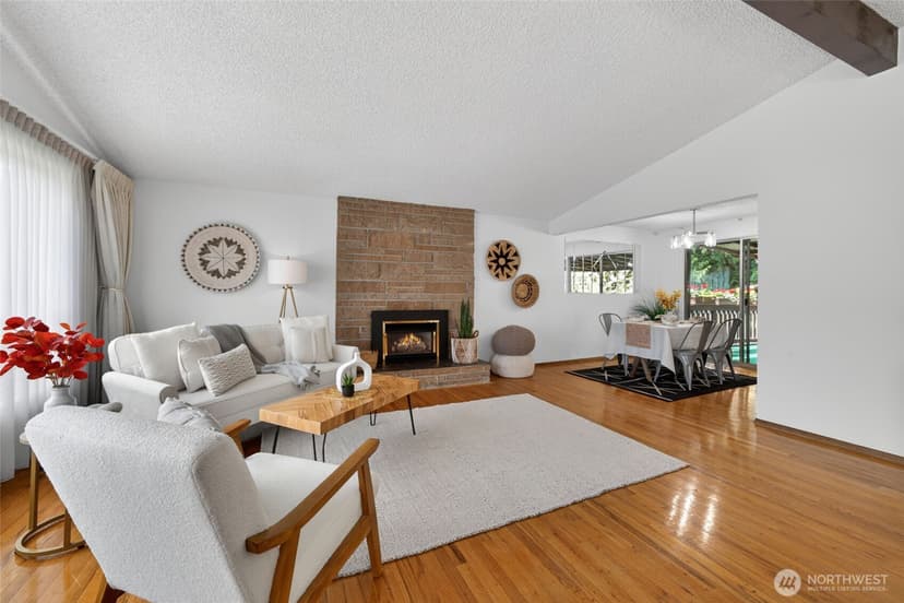 Property photo for 13321 28th Avenue NE, Seattle photo 4