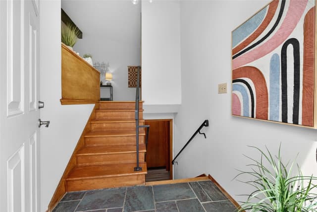 Property photo for 13321 28th Avenue NE, Seattle photo 3