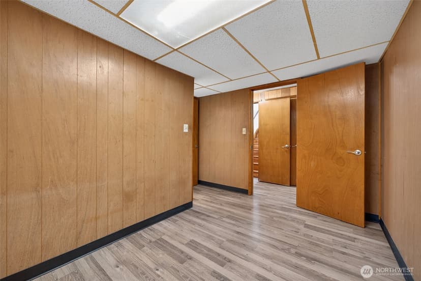Property photo for 13321 28th Avenue NE, Seattle photo 27
