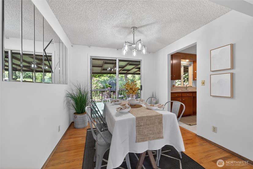 Property photo for 13321 28th Avenue NE, Seattle photo 8