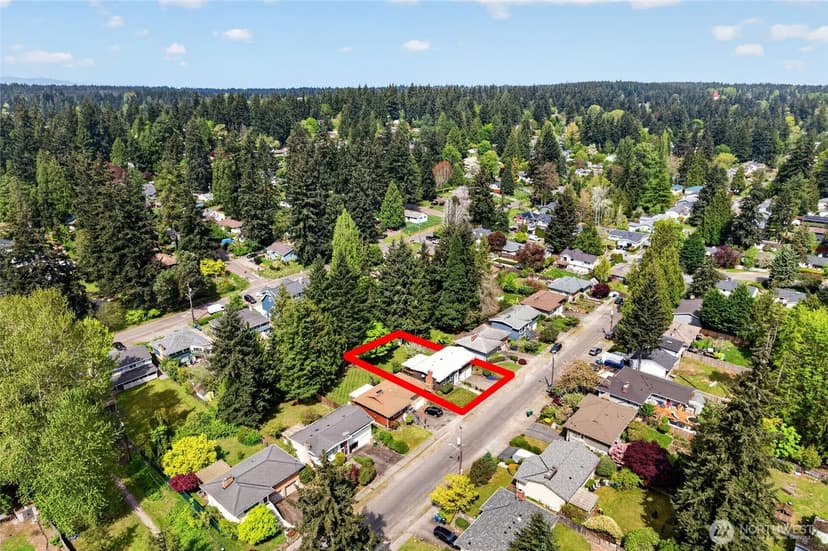 Property photo for 13321 28th Avenue NE, Seattle photo 33