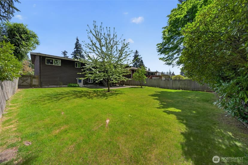 Property photo for 13321 28th Avenue NE, Seattle photo 29