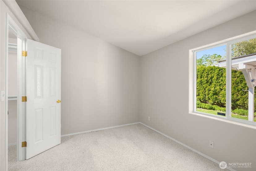 Property photo for 23606 Lake Dr W, Bothell photo 19