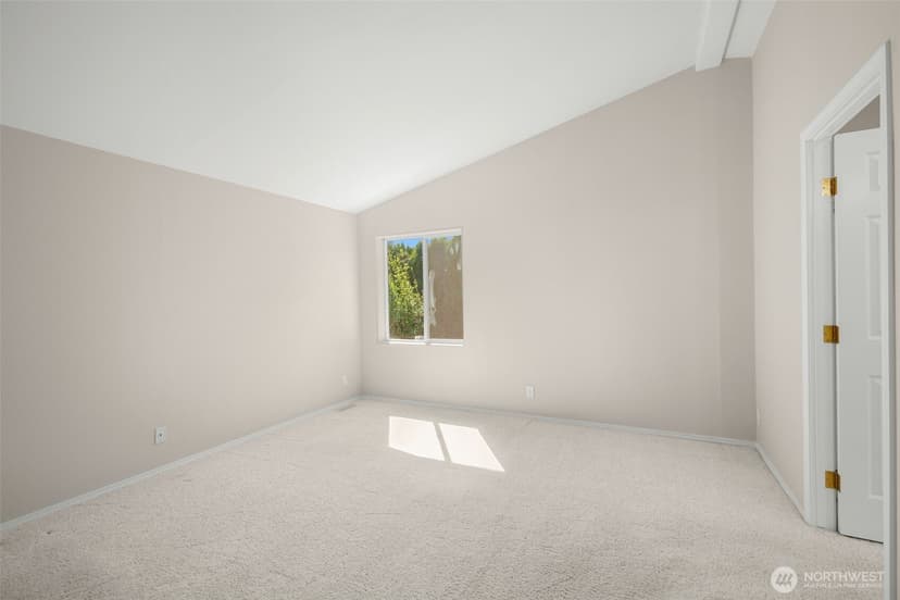 Property photo for 23606 Lake Dr W, Bothell photo 14