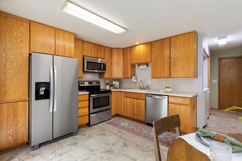 Property photo for 812 California Avenue SE, Port Orchard photo 9