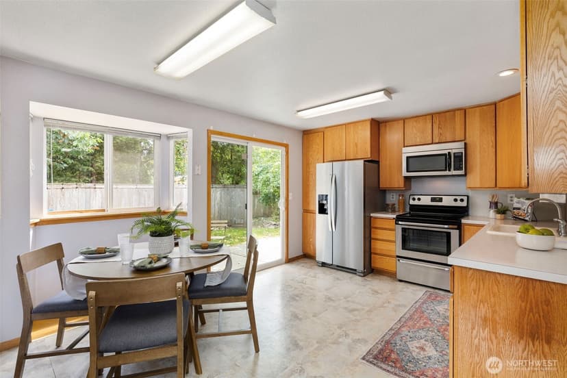 Property photo for 812 California Avenue SE, Port Orchard photo 10