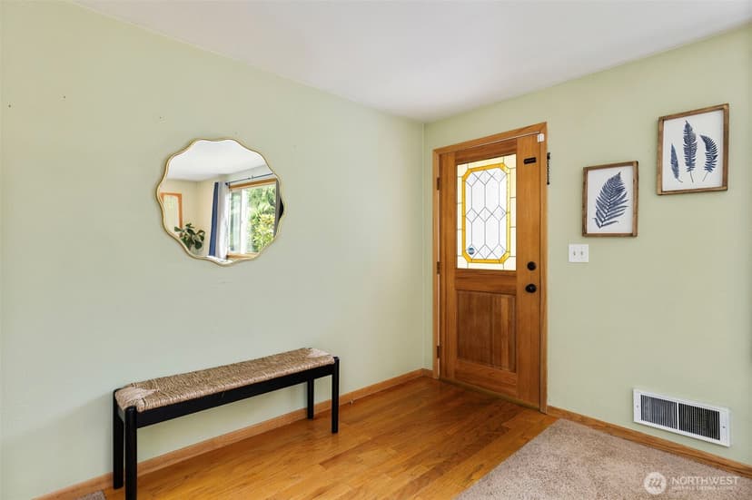 Property photo for 812 California Avenue SE, Port Orchard photo 5