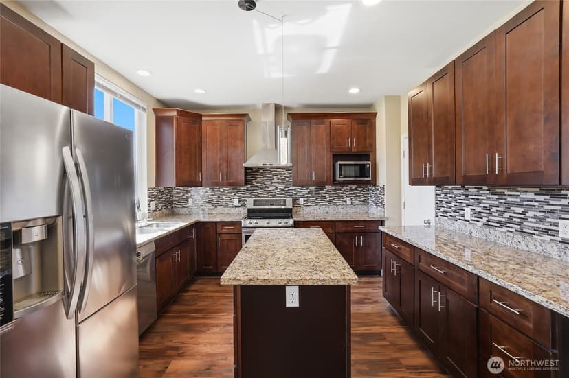 Property photo for 34516 16th Avenue SW, Federal Way photo 8