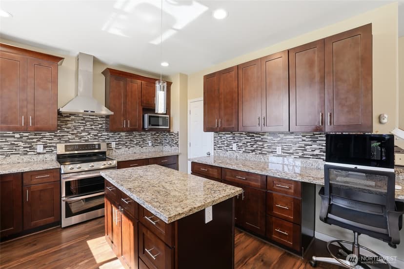 Property photo for 34516 16th Avenue SW, Federal Way photo 10