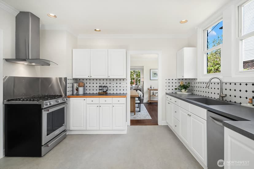 Property photo for 715 N 72nd Street, Seattle photo 12