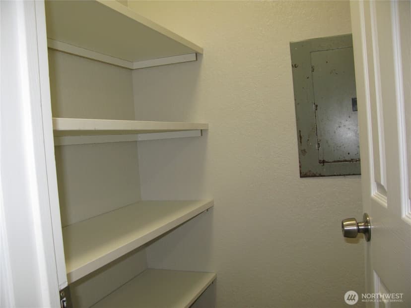 Property photo for 710 10th Street NE #D, Auburn photo 3