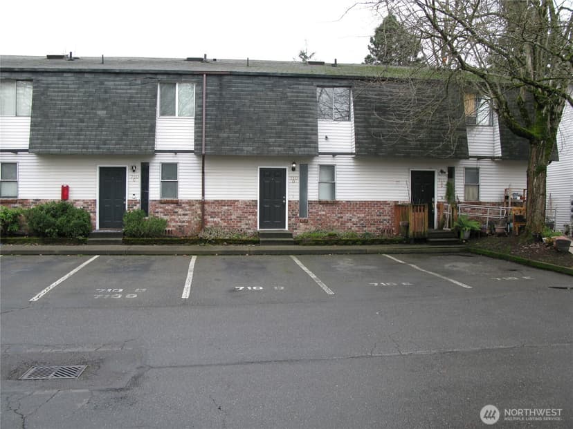 Property photo for 710 10th Street NE #D, Auburn