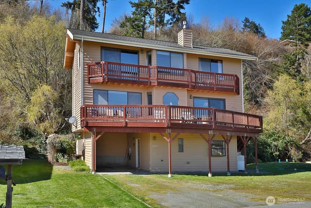 Property photo for 3837 Driftwood Drive, Clinton