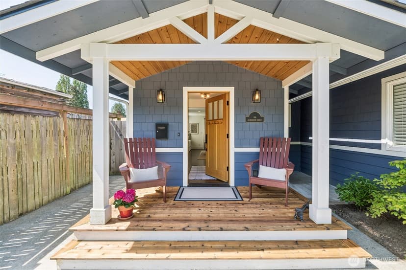 Property photo for 4129 19th Avenue SW, Seattle photo 2