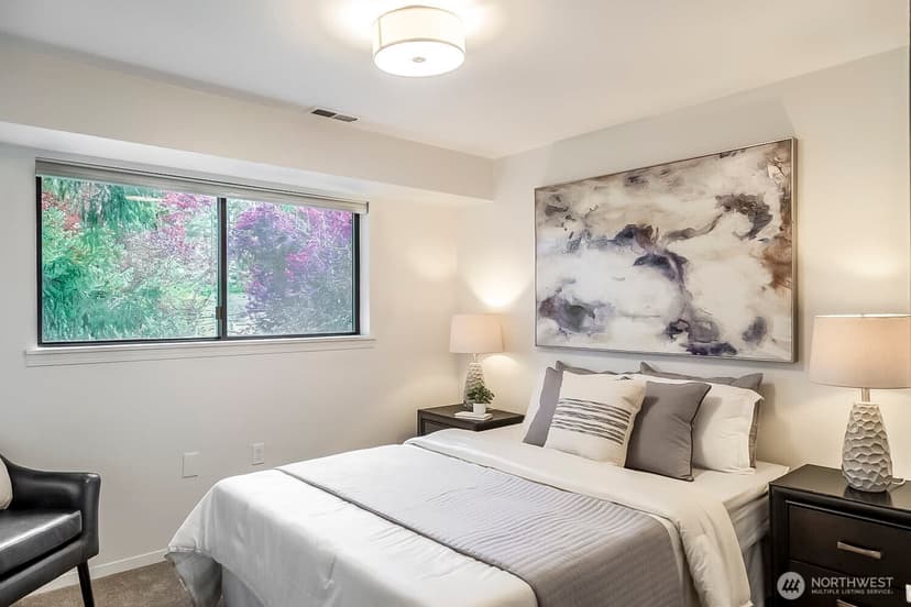 Property photo for 912 NE 115th Street, Seattle photo 16