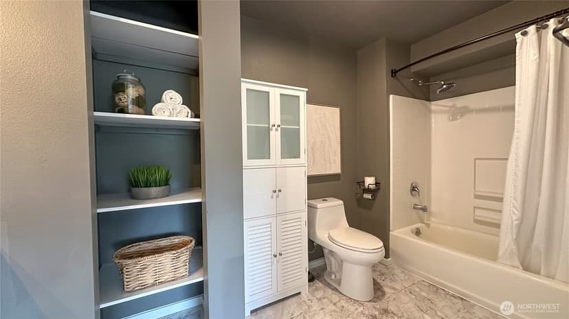 Property photo for 912 NE 115th Street, Seattle photo 15