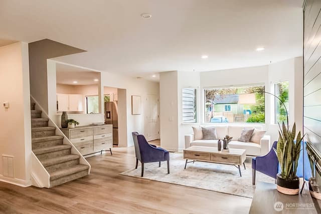 Property photo for 912 NE 115th Street, Seattle photo 2