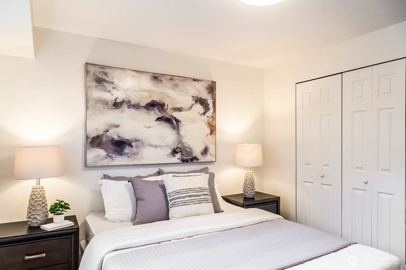 Property photo for 912 NE 115th Street, Seattle photo 17