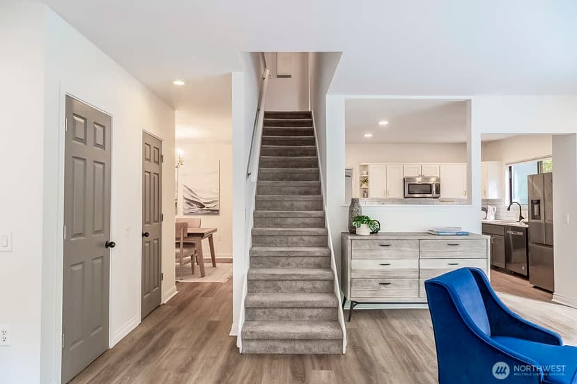 Property photo for 912 NE 115th Street, Seattle photo 12
