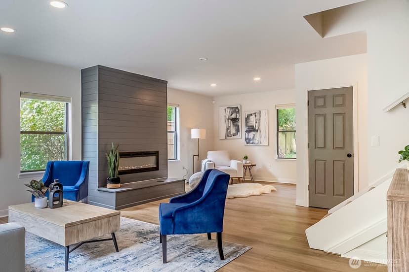 Property photo for 912 NE 115th Street, Seattle photo 11