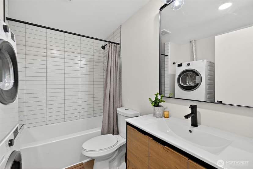 Property photo for 11303 14th Avenue SW, Seattle photo 20