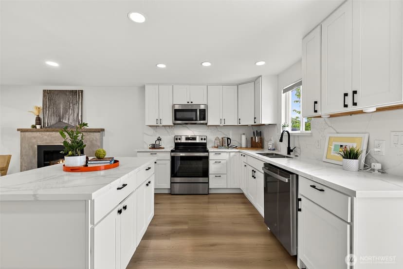 Property photo for 11303 14th Avenue SW, Seattle photo 9