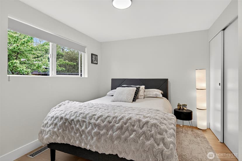 Property photo for 11303 14th Avenue SW, Seattle photo 13