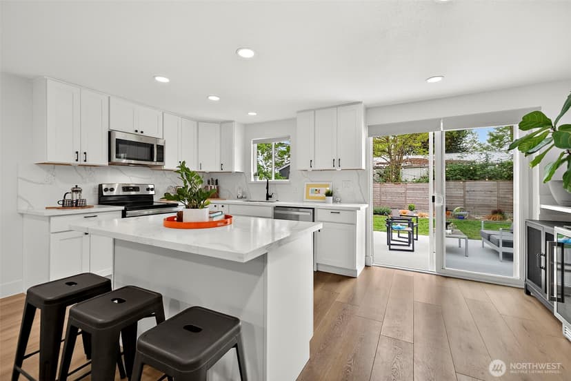 Property photo for 11303 14th Avenue SW, Seattle photo 8