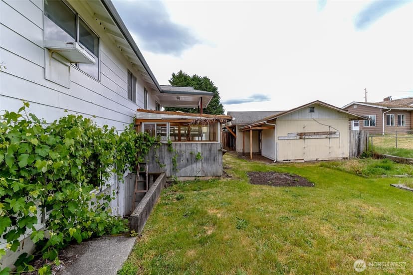 Property photo for 10716 102nd Street SW, Tacoma photo 24