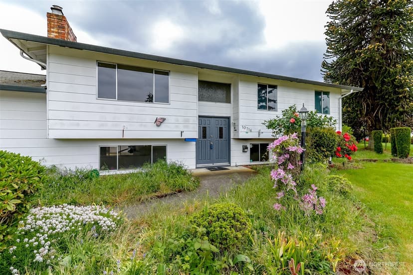 Property photo for 10716 102nd Street SW, Tacoma photo 2