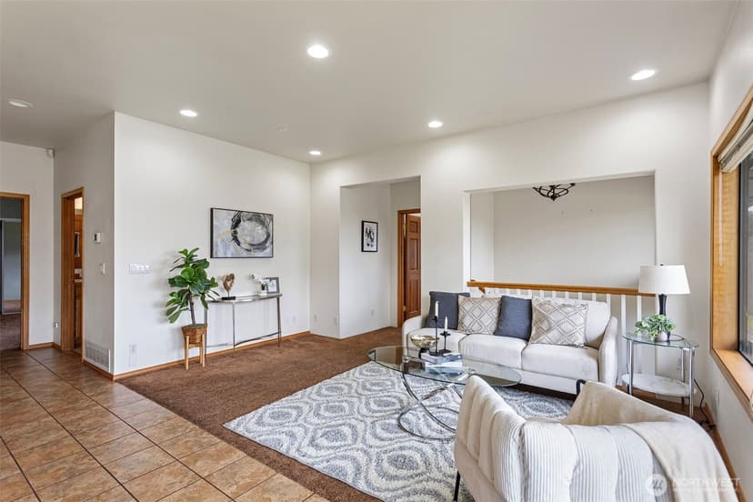 Property photo for 5011 S 138th Street, Tukwila photo 8