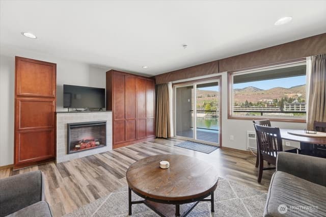 Property photo for 322 W Woodin Avenue #642, Chelan photo 4