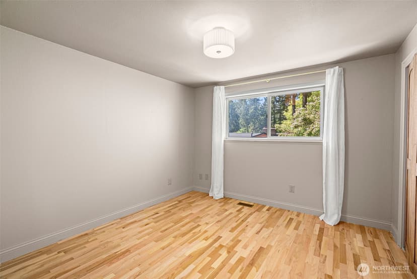 Property photo for 7559 Dowerdell Lane W, Lakewood photo 21