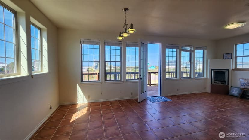 Property photo for 1140 Ocean Shores Boulevard SW, Ocean Shores photo 18