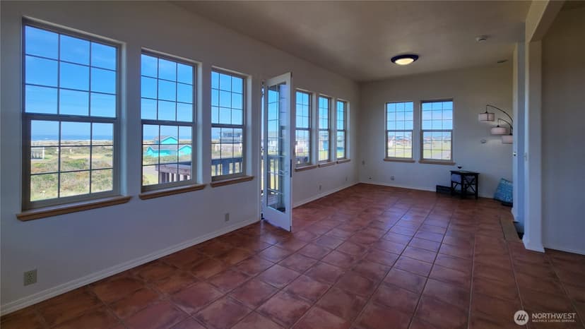 Property photo for 1140 Ocean Shores Boulevard SW, Ocean Shores photo 5