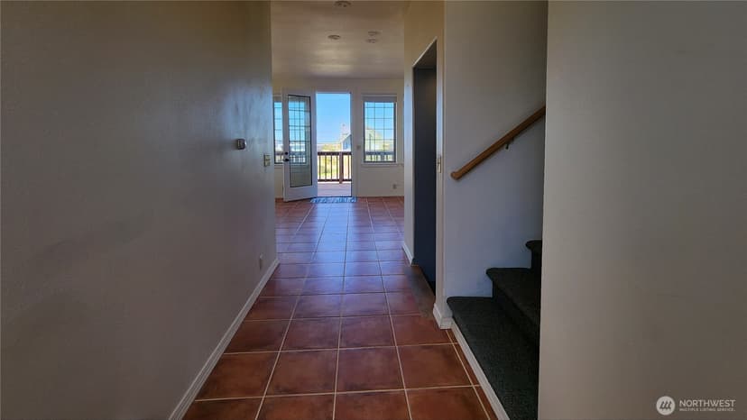 Property photo for 1140 Ocean Shores Boulevard SW, Ocean Shores photo 23