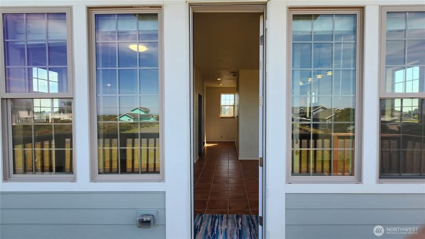 Property photo for 1140 Ocean Shores Boulevard SW, Ocean Shores photo 22
