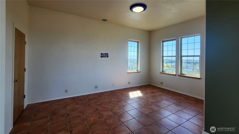 Property photo for 1140 Ocean Shores Boulevard SW, Ocean Shores photo 10