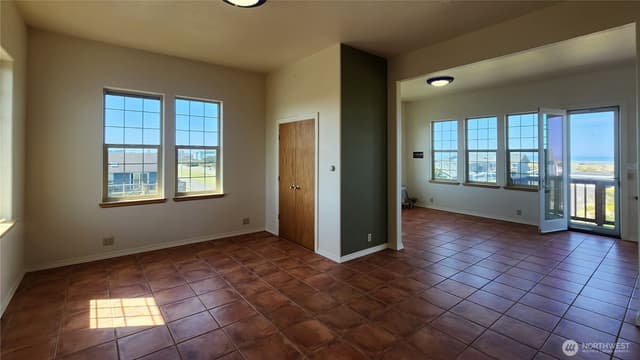 Property photo for 1140 Ocean Shores Boulevard SW, Ocean Shores photo 4