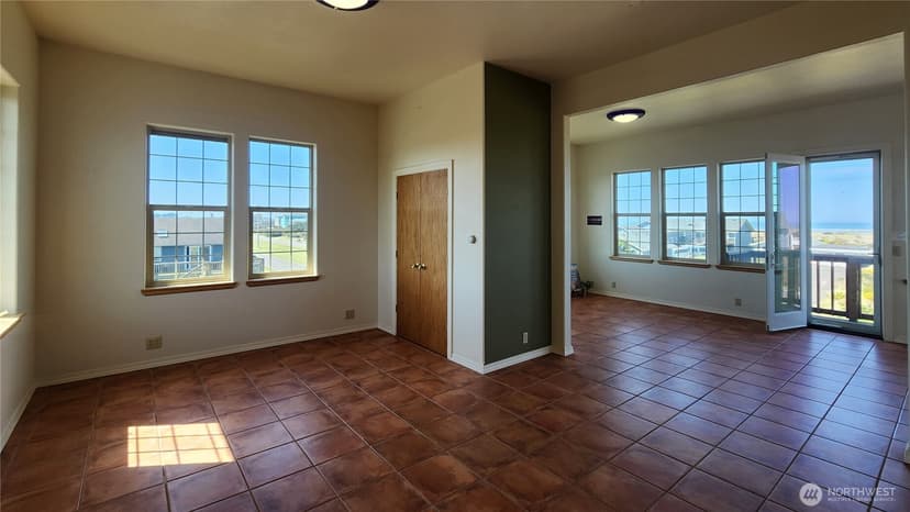 Property photo for 1140 Ocean Shores Boulevard SW, Ocean Shores photo 4