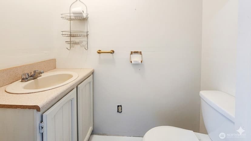 Property photo for 1140 Ocean Shores Boulevard SW, Ocean Shores photo 32