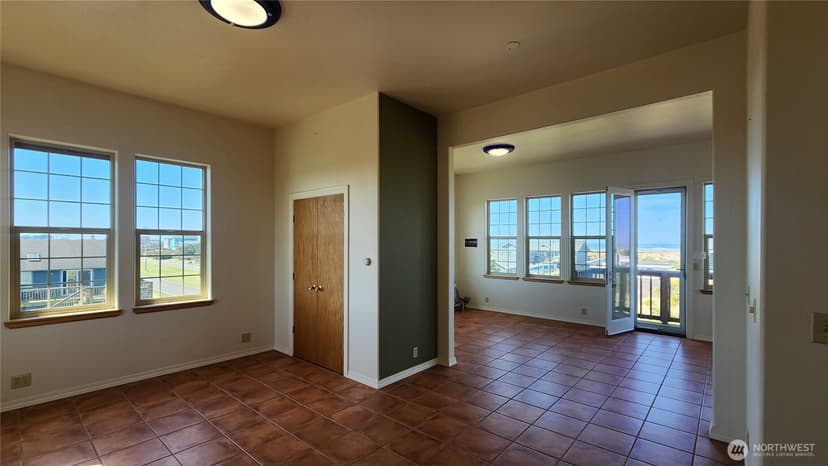 Property photo for 1140 Ocean Shores Boulevard SW, Ocean Shores photo 9