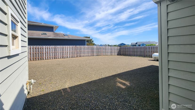 Property photo for 1140 Ocean Shores Boulevard SW, Ocean Shores photo 33