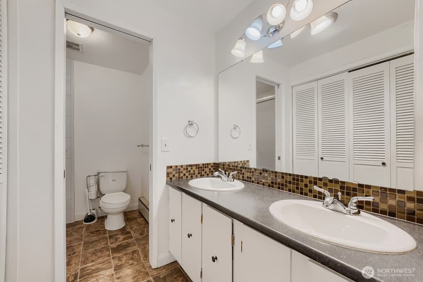 Property photo for 10412 SE 219th Street, Kent photo 17